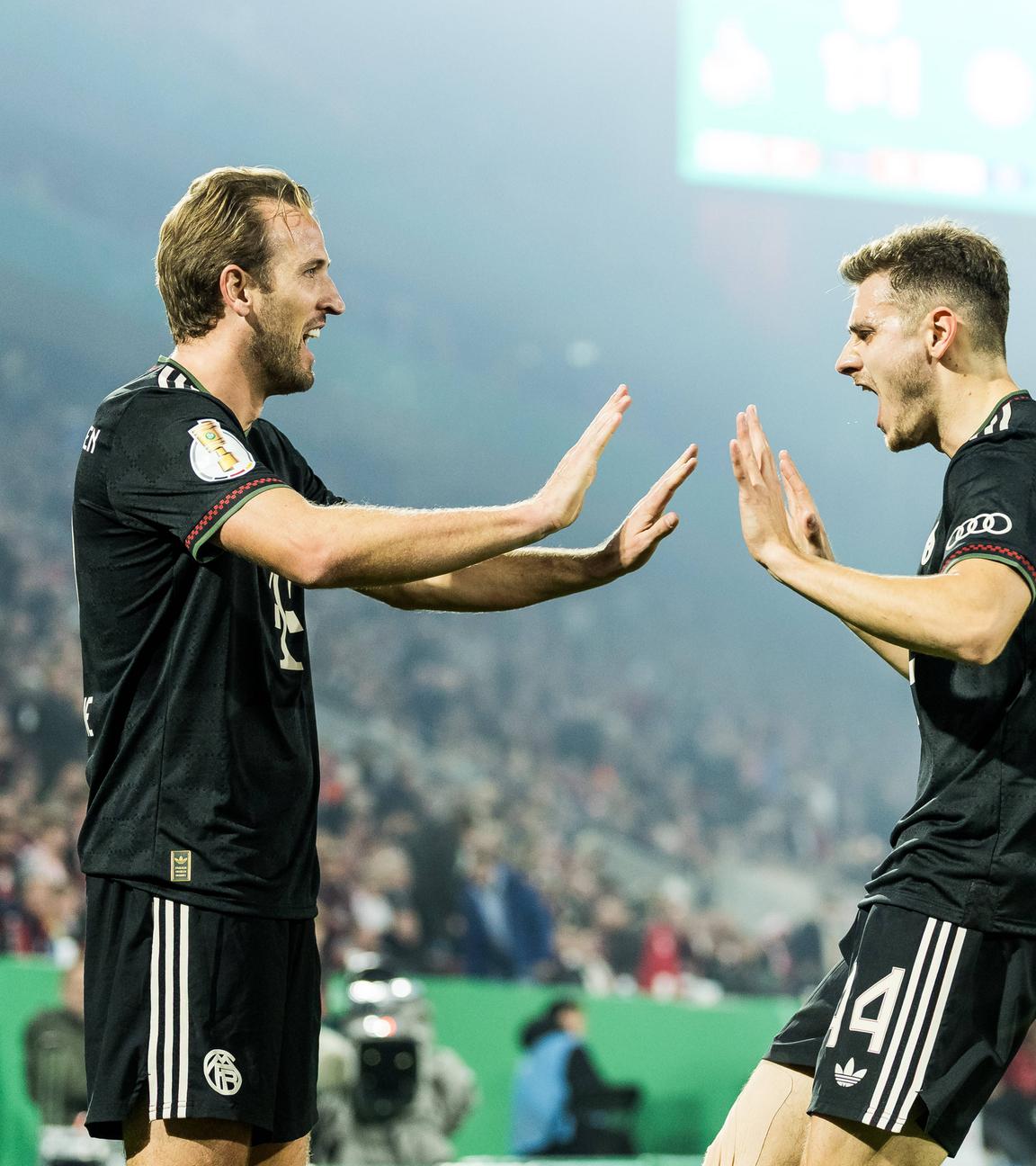 Harry Kane (Bayern München) jubelt. 