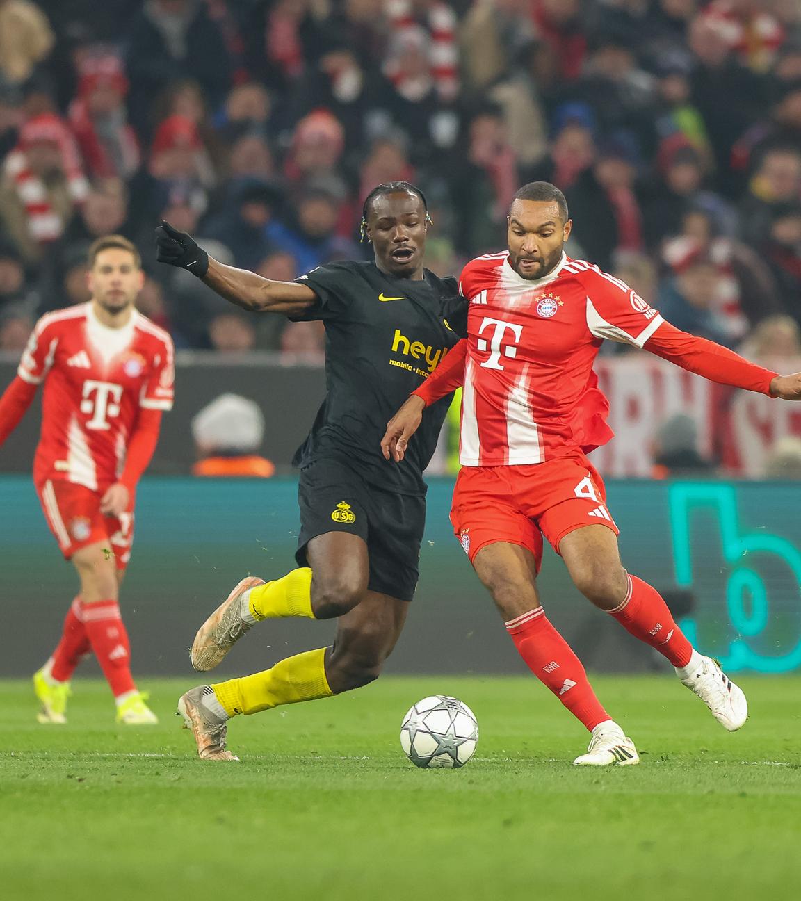 Jonathan Tah und Promise David am 21.01.26