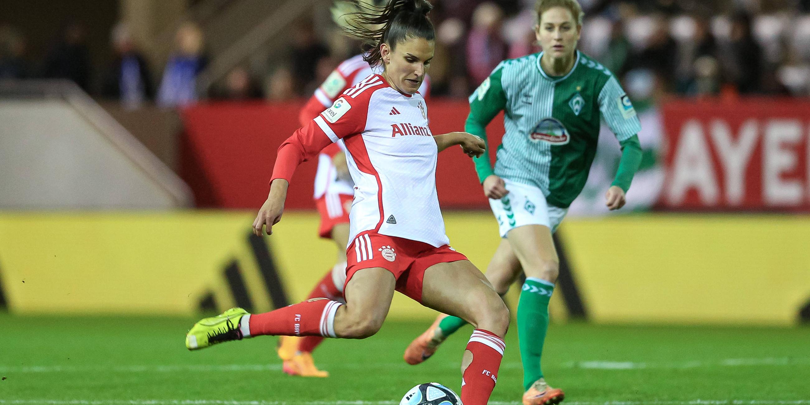 Fußball - Frauen: FC Bayern gegen Werder Bremen.