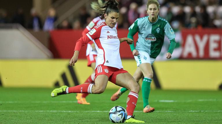 Fußball - Frauen: FC Bayern gegen Werder Bremen.