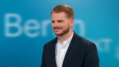 Tim Klüssendorf ist während einer Veranstaltung zu sehen.