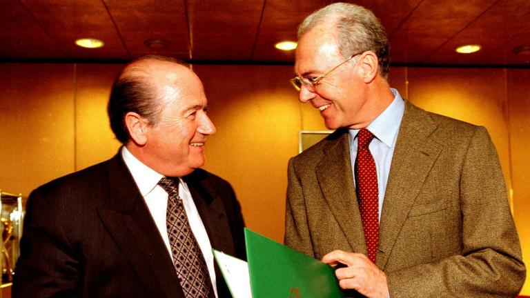 1998: Übergabe der DFB-Bewerbung für die WM-2006