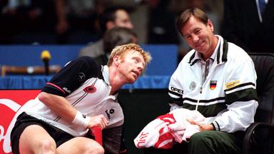Boris Becker (li.) im Gespräch mit Teamchef Niki Pilic