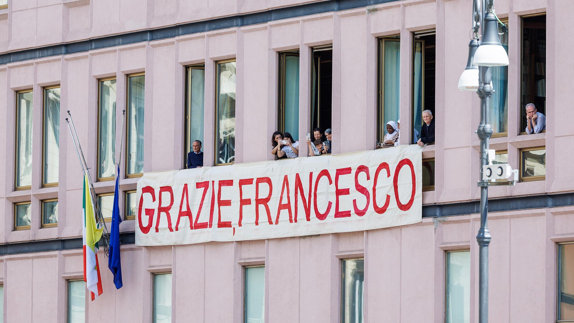 Beerdigung von Papst Franziskus in Rom, Trauerzug zur Grabstätte