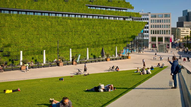 Grüne Architektur in der City von Düsseldorf