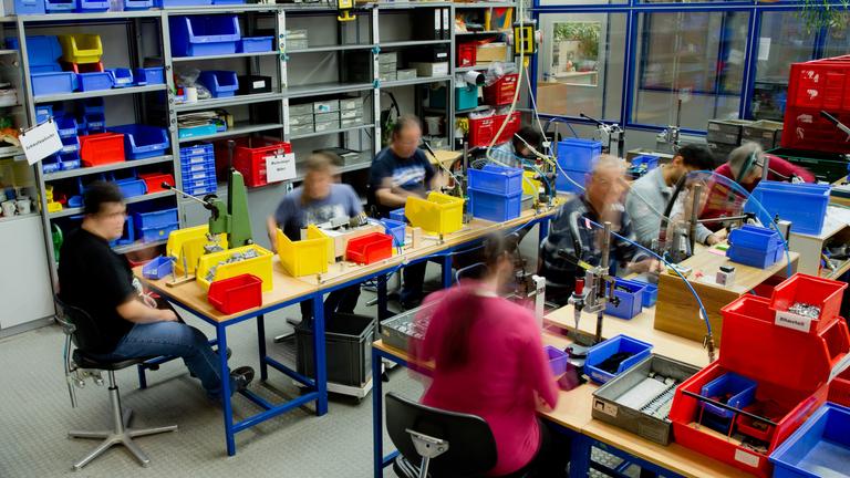 er werkstattsbereich einer behindertenwerkstatt von noris inklusion