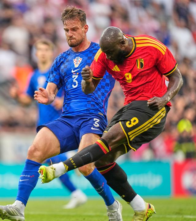 Länderspiel Kroatien - Belgien: Romelu Lukaku (r.) erzielt das 2:0-Sieg-Tor für Belgien