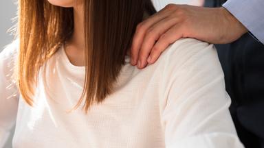 Knapp drei Viertel der Medizinstudentinnen gab an, in ihrem letzten Ausbildungsjahr schon mal sexuelle Belästigung erlebt zu haben.