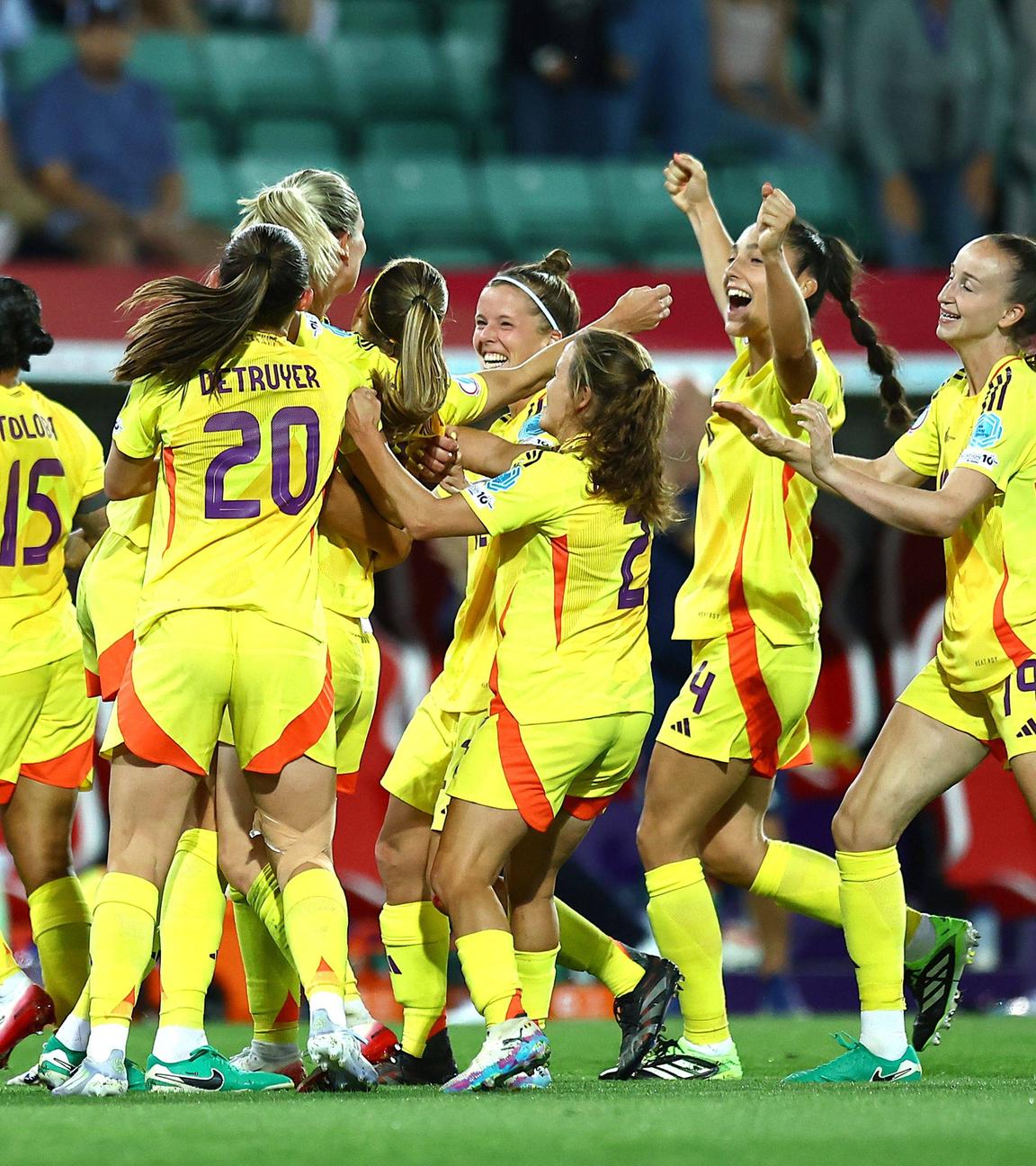 Janice Cayman von den Belgierinnen feiert ihren Treffer zum 1:2 zwischen Portugal und Belgien.