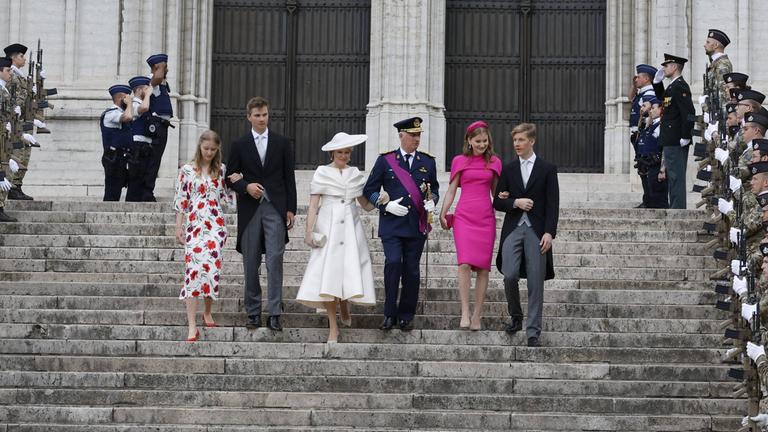 Prinzessin Eleonore, Prinz Gabriel, Königin Mathilde von Belgien, König Philippe-Filip von Belgien, Kronprinzessin Elisabeth und Prinz Emmanuel am belgischen Nationalfeiertag am 21.07.2024.
