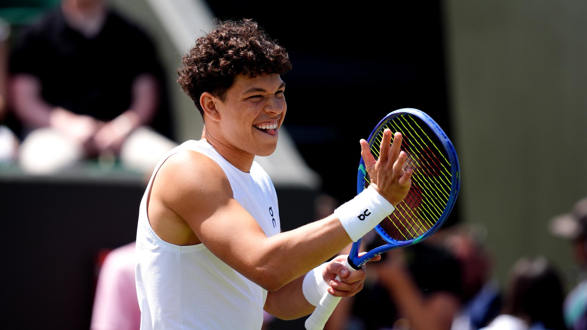 Ben Shelton feiert seinen Sieg über Rinky Hijikata.