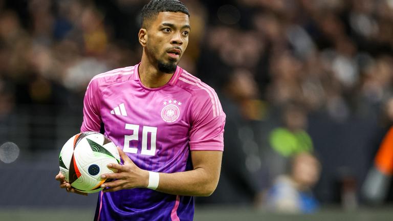 Benjamin Henrichs - Fußball Nationalspieler beim Länderspiel Deutschland gegen Niederlande