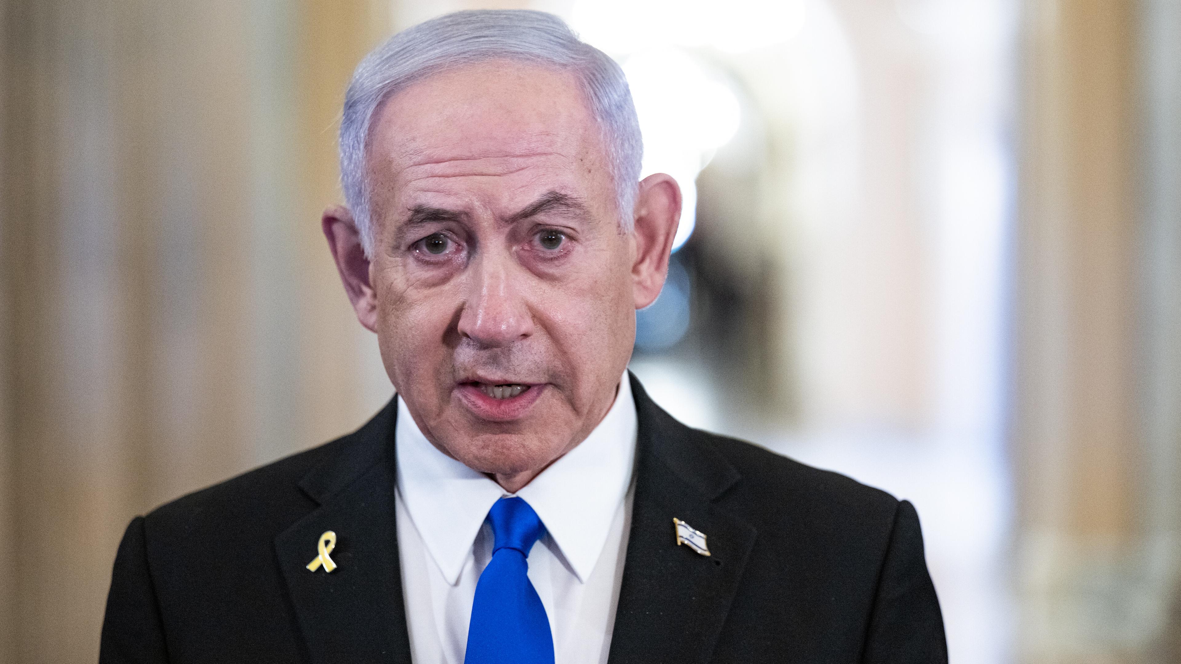 Israels Premierminister Benjamin Netanjahu spricht bei einer Pressekonferenz in Washington nach seinem Treffen mit US-Präsident Donald Trump.