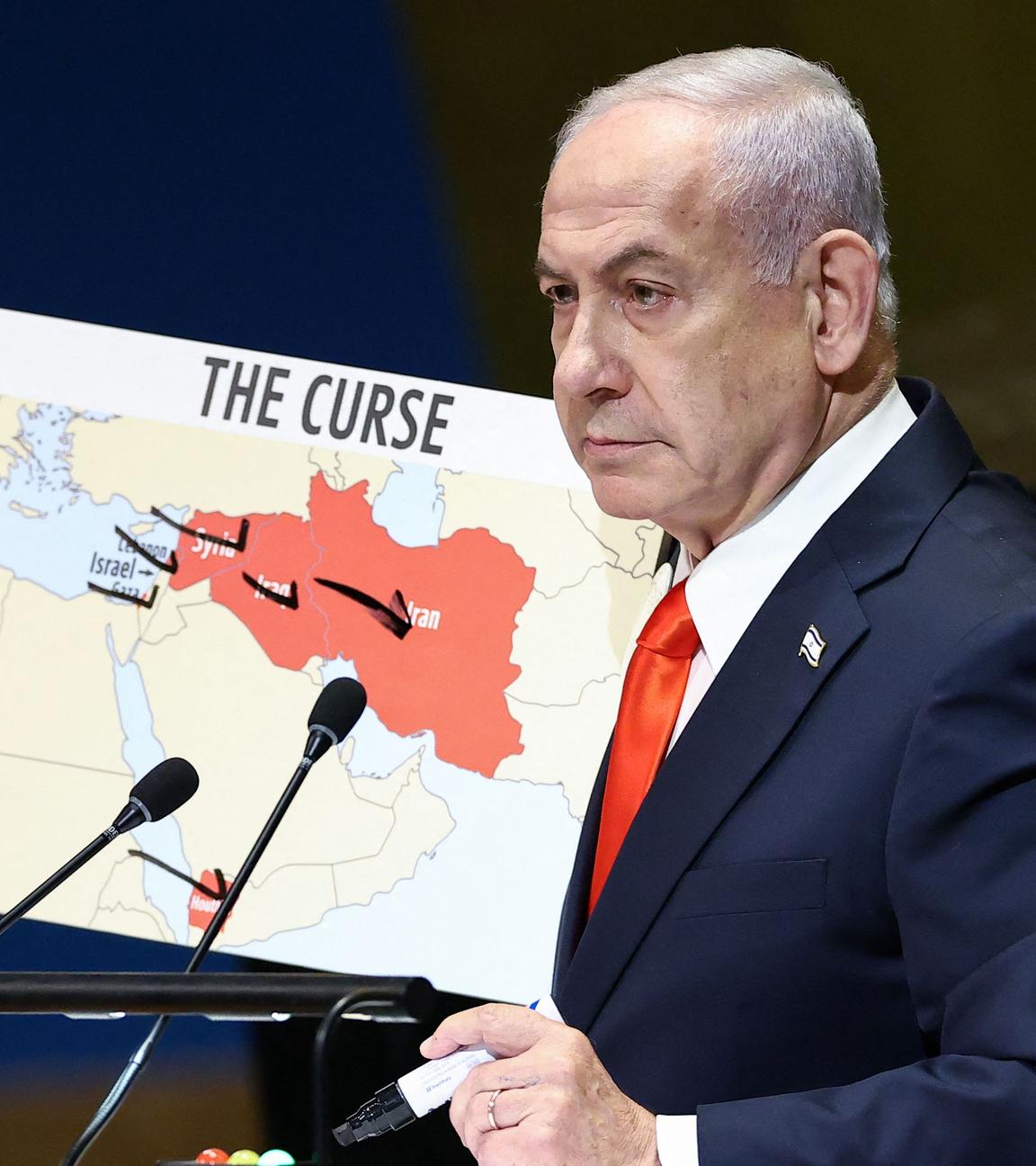 Der israelische Ministerpräsident Benjamin Netanjahu hält bei seiner Rede vor den UN eine Karte in der Hand.