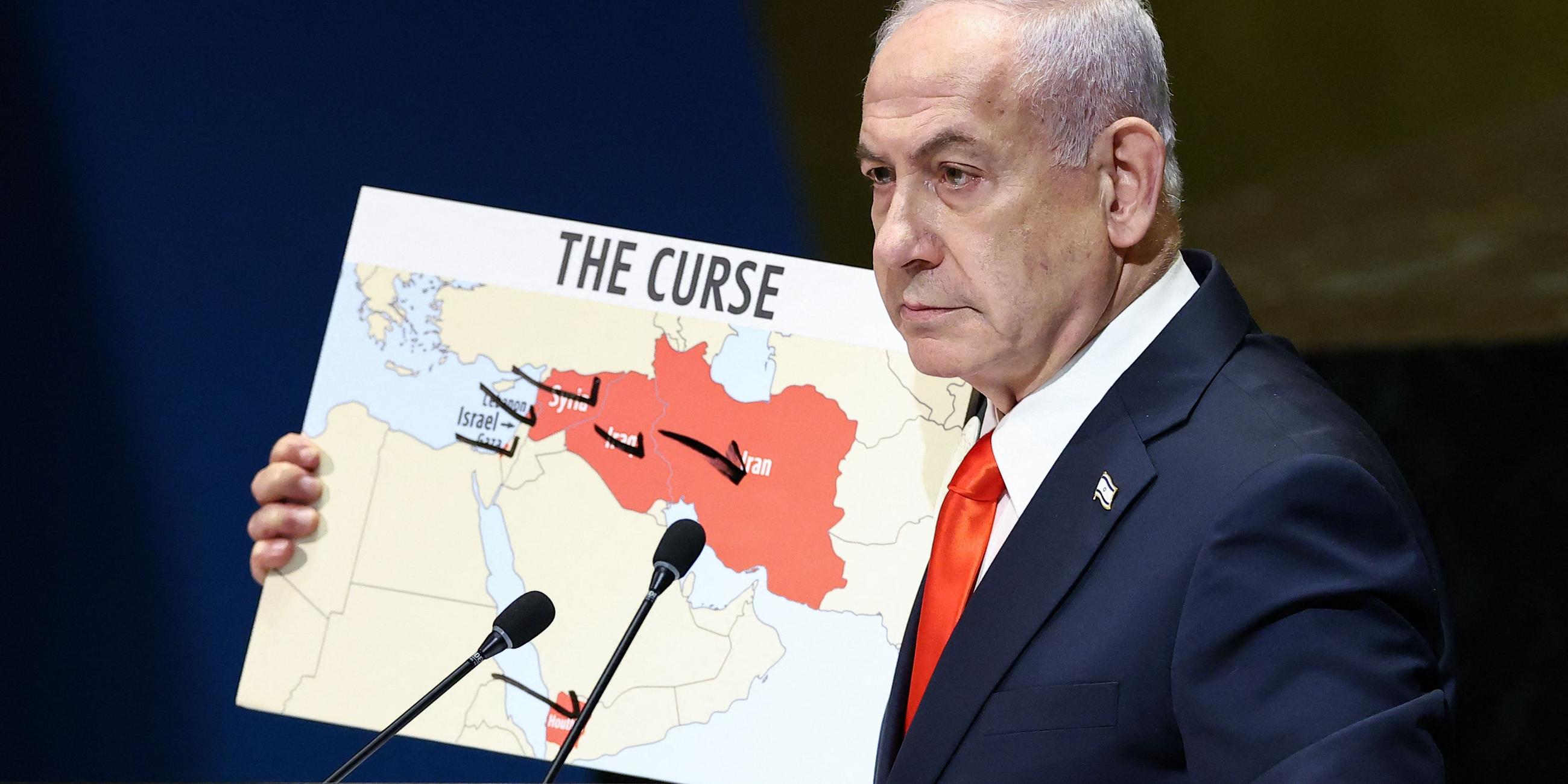 Der israelische Ministerpräsident Benjamin Netanjahu hält bei seiner Rede vor den UN eine Karte in der Hand.