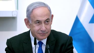 Der israelische Premierminister Benjamin Netanjahu nimmt an einer Kabinettssitzung teil