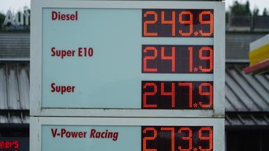 Benzinpreise auf Rekordniveau - hier an einer Tankstelle bei Jagel 