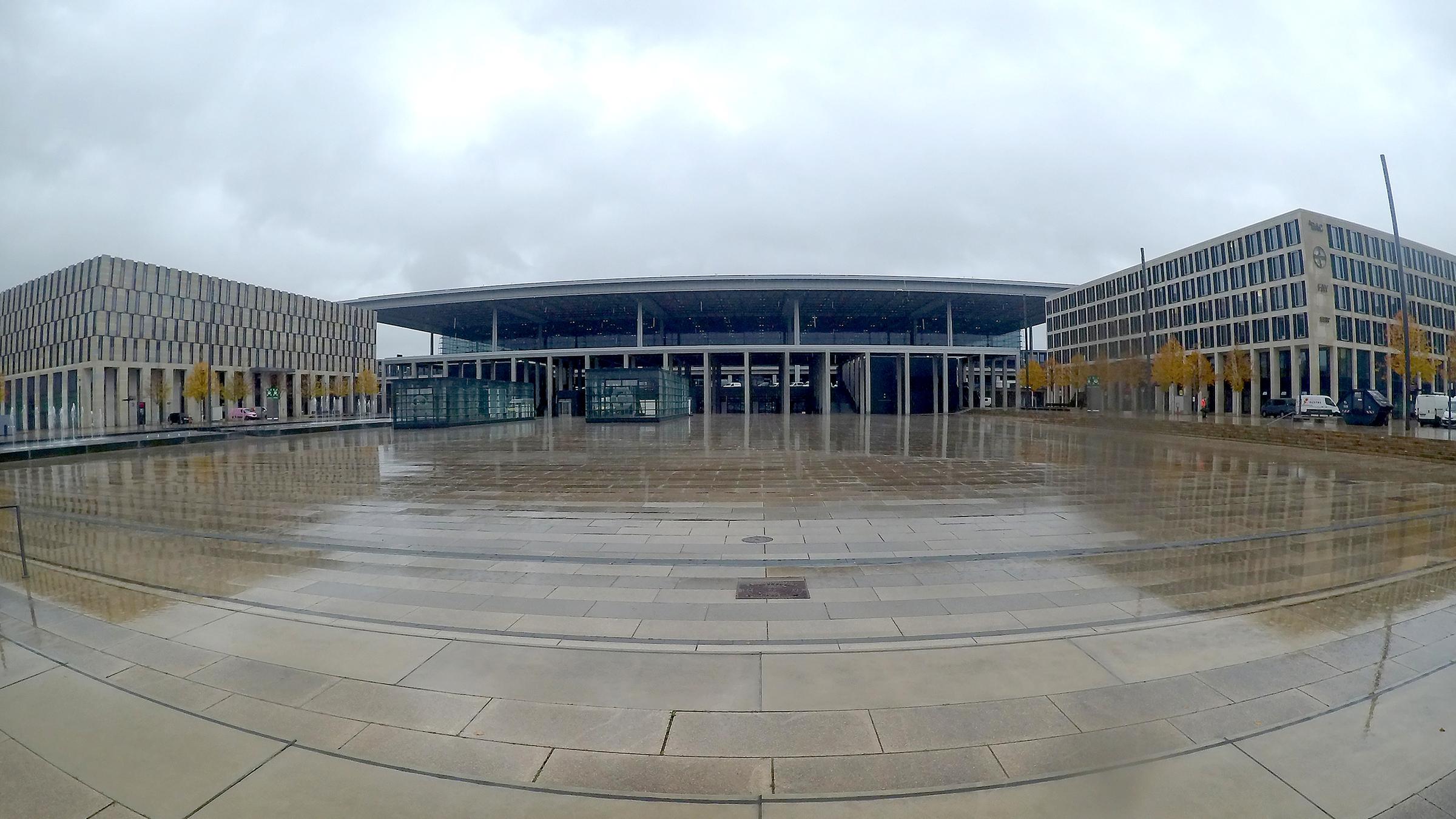 Der neue Terminal des neuen Hauptstadtflughafens BER