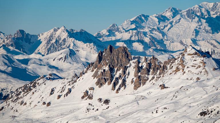 Bergkette im Skigebiet Trois Vallees, Frankreich