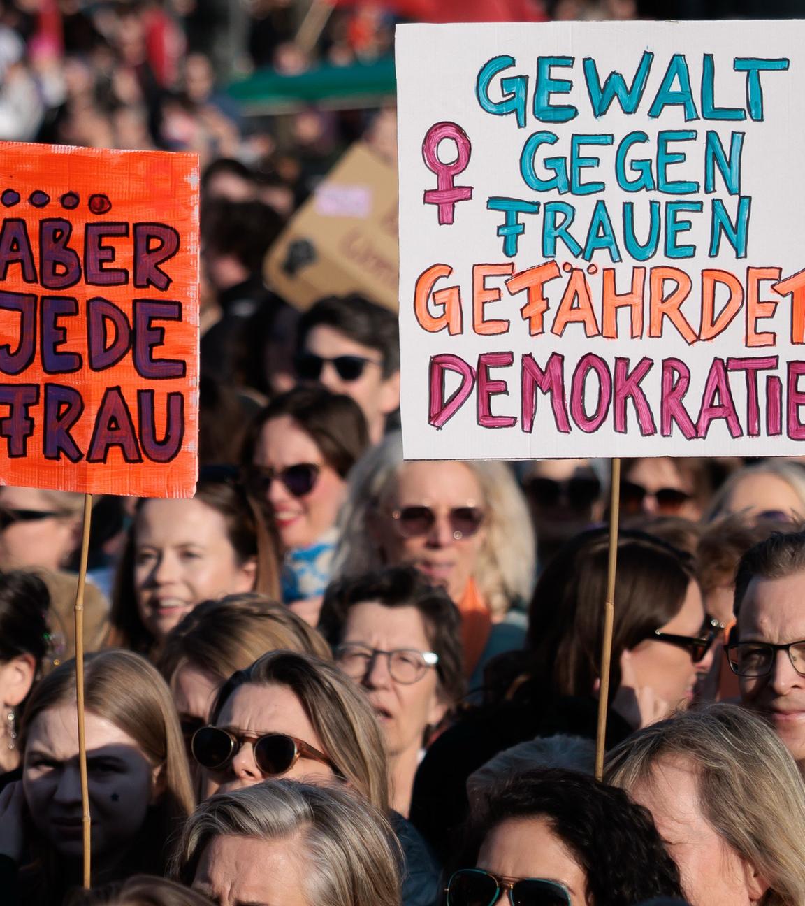 Berlin: Demonstration gegen sexualisierte digitale Gewalt