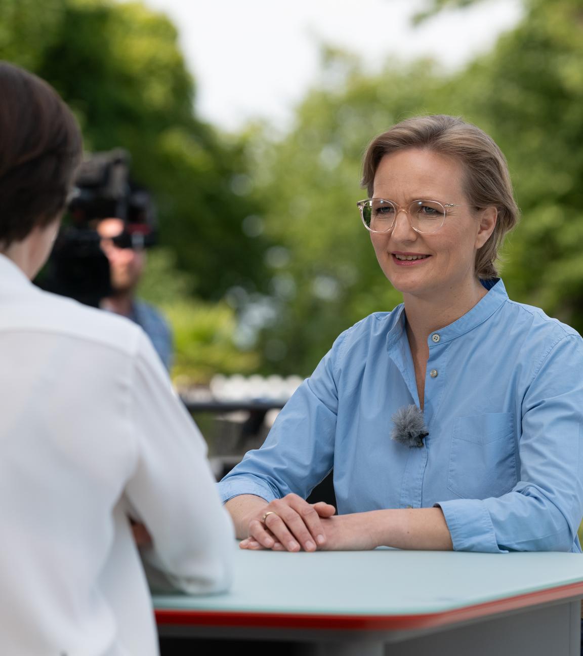 Berlin direkt - Sommerinterview 2025 - Franziska Brantner, Vorsitzende Bündnis 90/Die Grünen, im Gespräch mit Diana Zimmermann