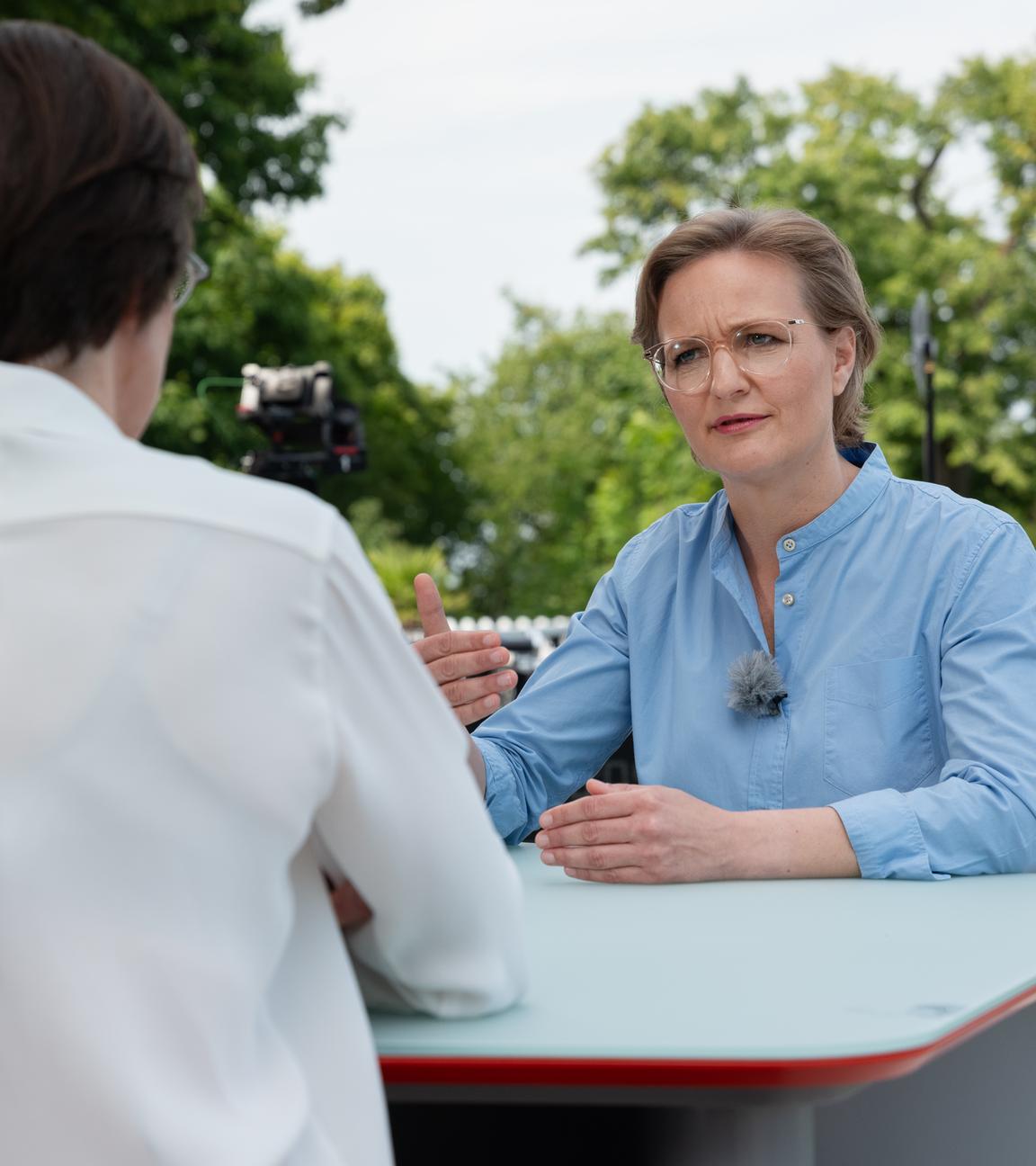 Berlin direkt - Sommerinterview 2025 - Franziska Brantner, Vorsitzende Bündnis 90/Die Grünen, im Gespräch mit Diana Zimmermann