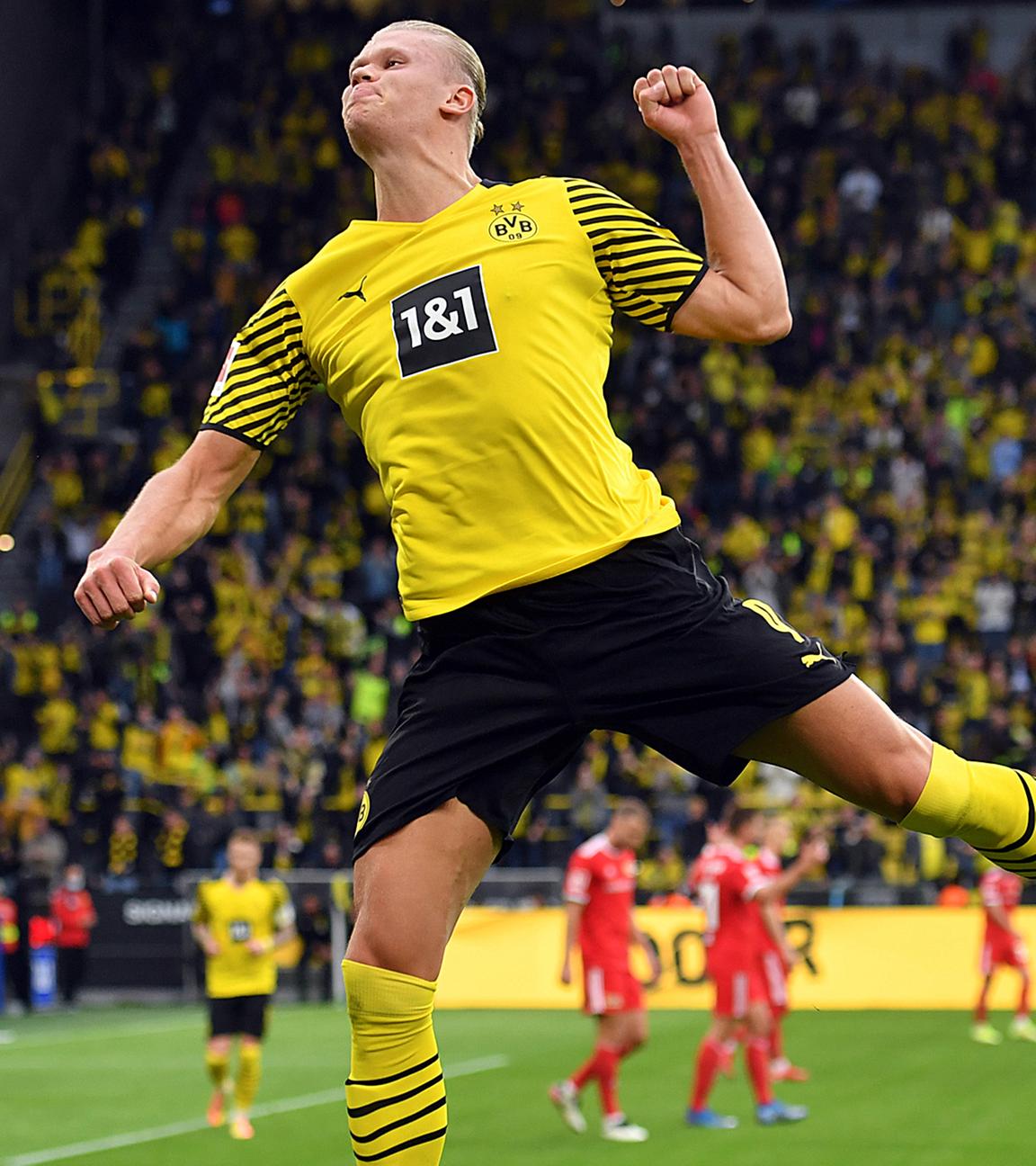 19.09.2021, Nordrhein-Westfalen, Dortmund: Fußball: Bundesliga, Borussia Dortmund - 1. FC Union Berlin, 5. Spieltag im Signal Iduna Park. Dortmunds Erling Haaland bejubelt sein Tor zum 2:0. 