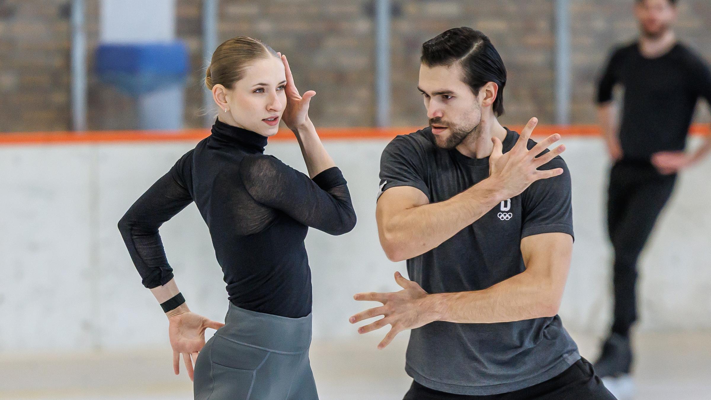 Minerva Hase und Nikita Volodin im Training im Sportforum Hohenschönhausen