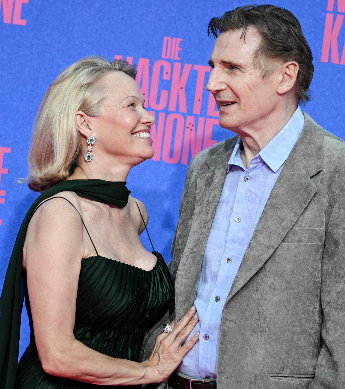 Pamela Anderson und Liam Neeson in Berlin
