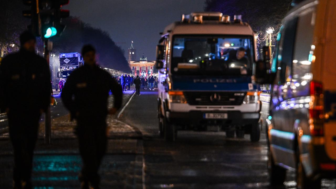 New Year's Eve in Berlin: Police report hundreds of arrests