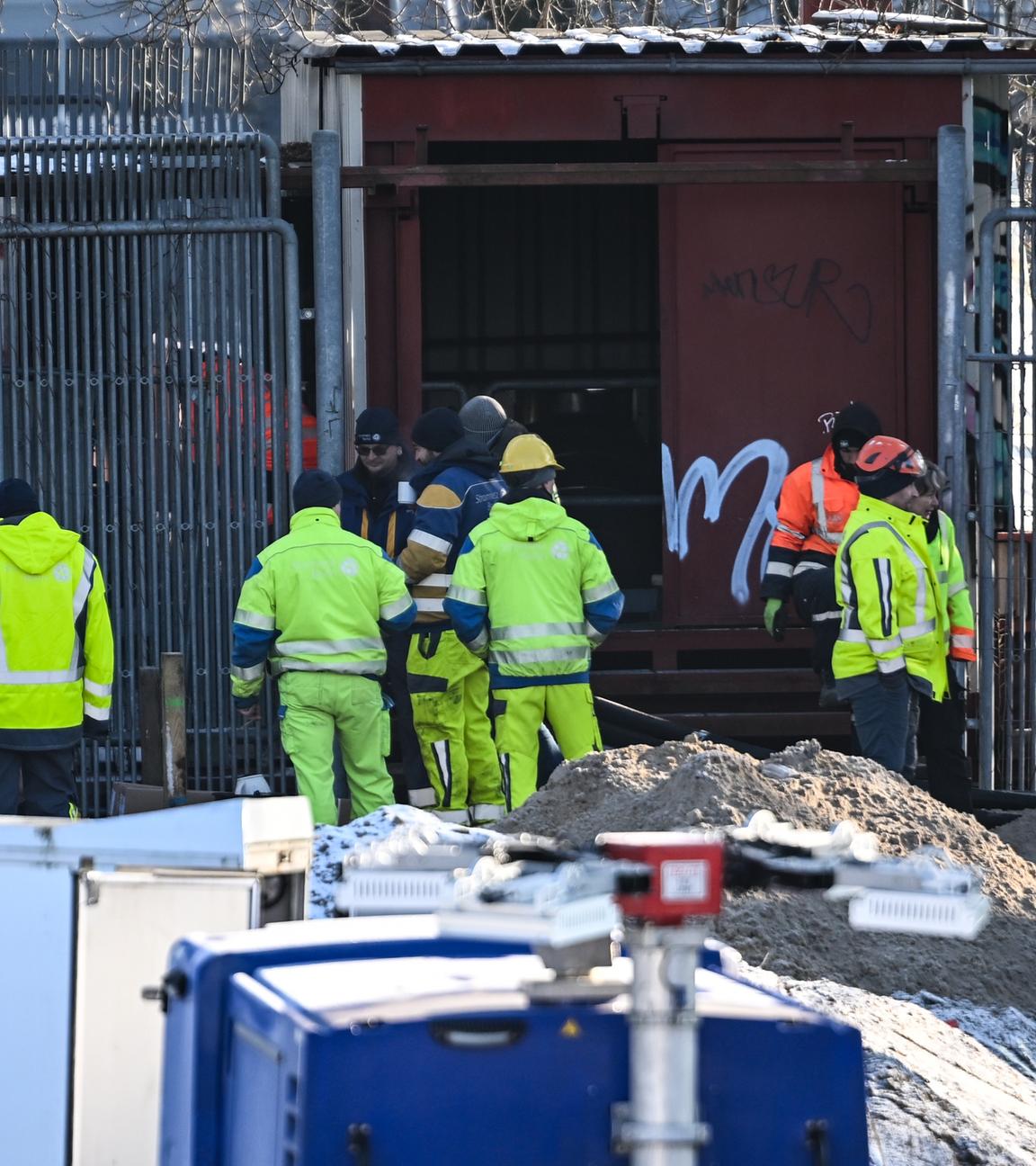 Der Strom fließt wieder im Berliner Südwesten, nachdem ein mutmaßlicher Anschlag die Versorgung in dem Gebiet tagelang vollständig lahmgelegt hat.