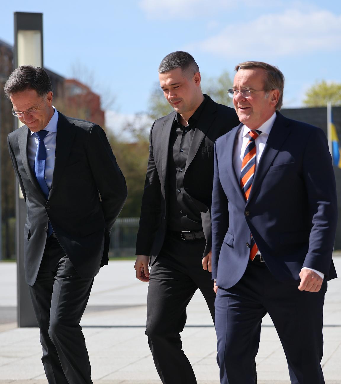 NATO-Generalsekretär Mark Rutte, der ukrainische Verteidigungsminister Mychajlo, der deutsche Verteidigungsminister Boris Pistorius und der britische Verteidigungsminister John Healey treffen am 15. April 2026 in Berlin zu einem Treffen der Ukraine Defense Contact Group (UDCG) ein. 