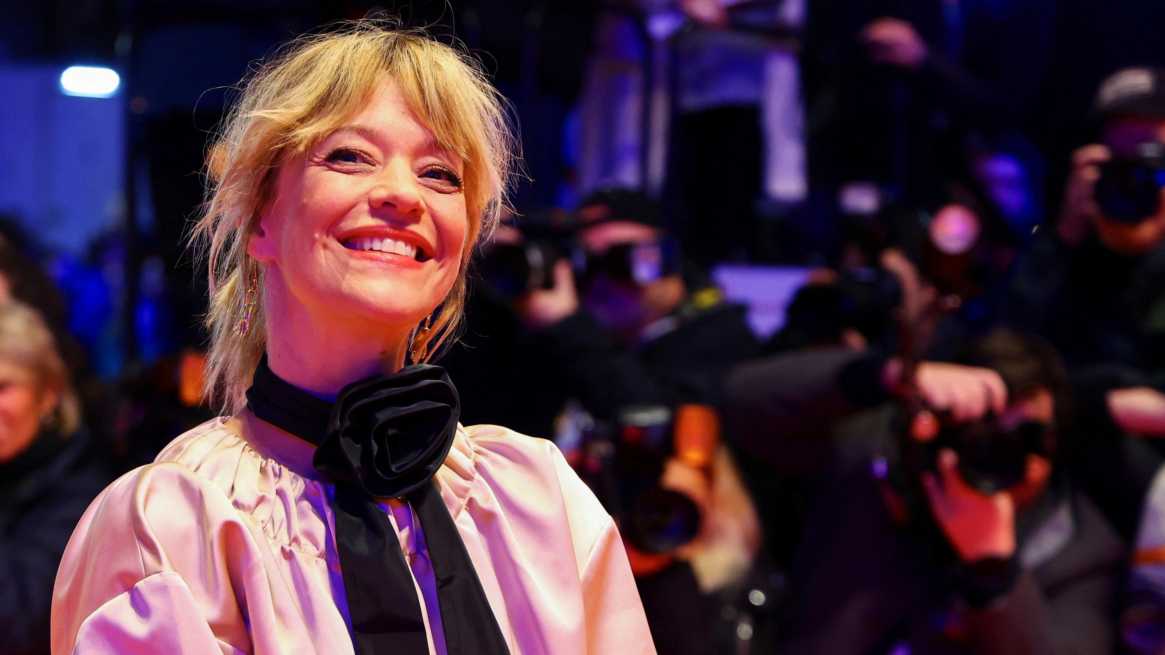 Heike Makatsch auf dem roten Teppich bei der Eröffnungsgala der 74. Internationalen Filmfestspiele Berlinale in Berlin, 15.02.2024.