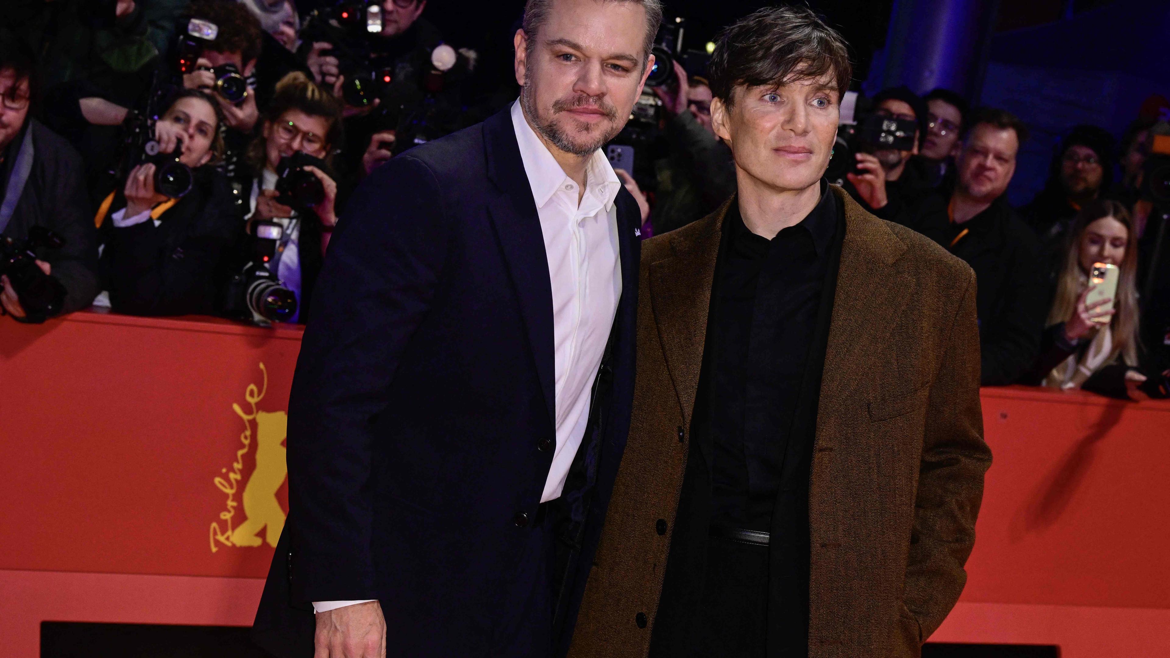 Matt Damon und Cillian Murphy auf dem roten Teppich bei der Eröffnungsgala der 74. Internationalen Filmfestspiele Berlinale in Berlin, 15.02.2024.