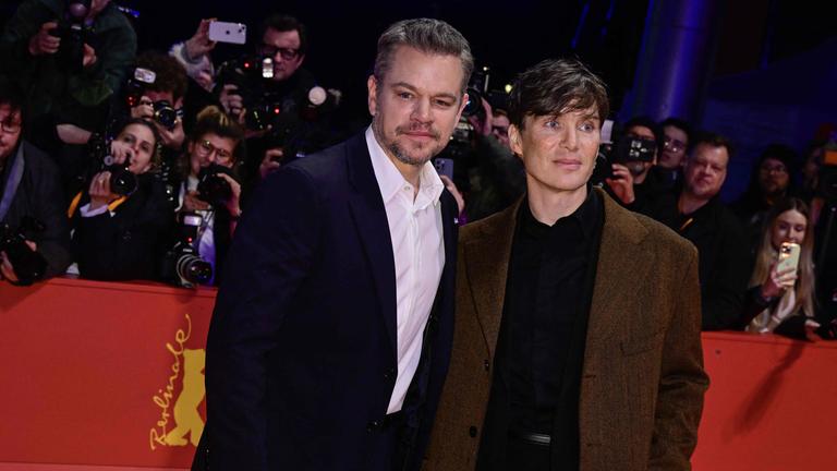 Matt Damon und Cillian Murphy auf dem roten Teppich bei der Eröffnungsgala der 74. Internationalen Filmfestspiele Berlinale in Berlin, 15.02.2024.