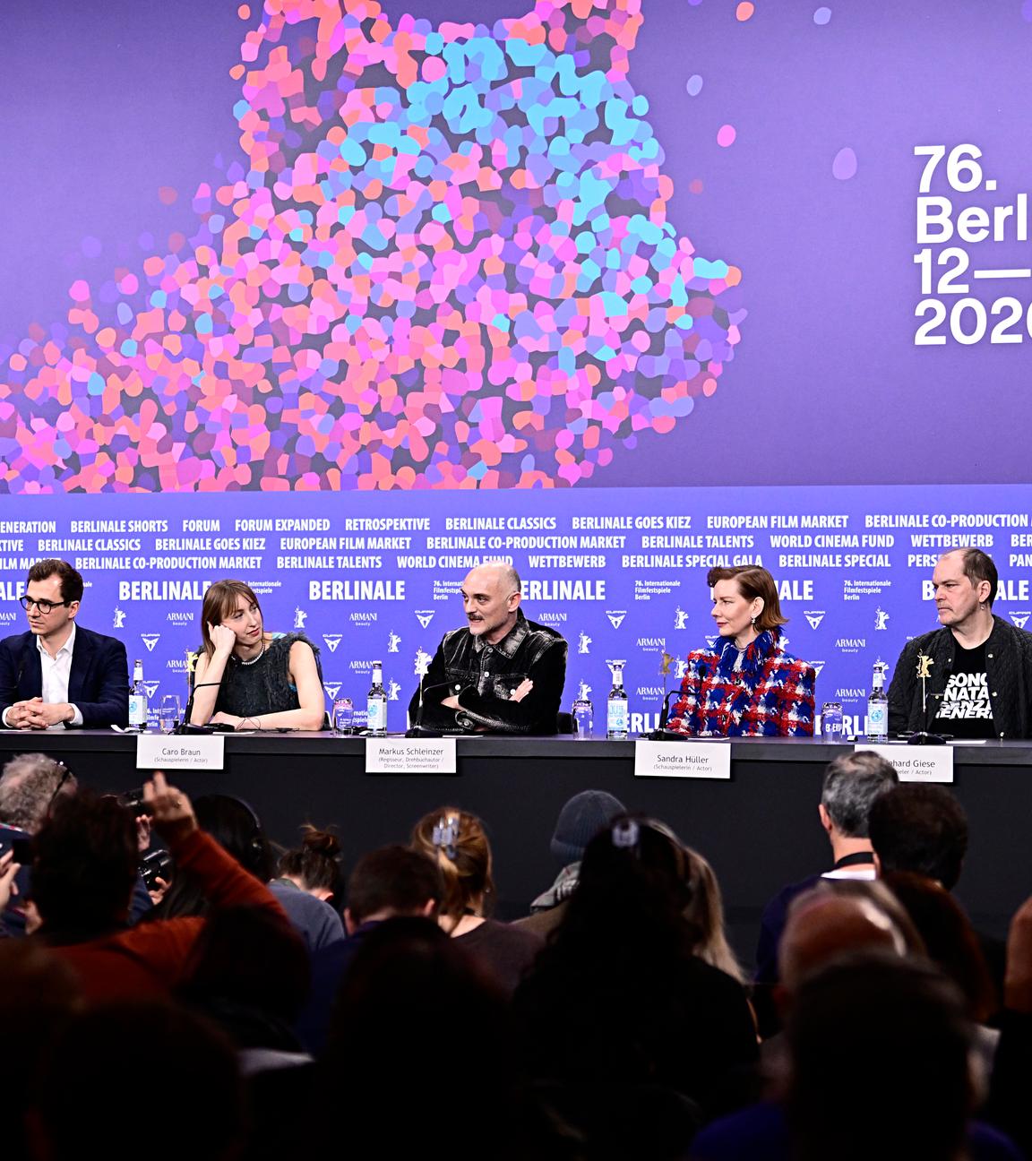 Die Produzenten Tobias Walker und Johannes Schubert, die Schauspielerin Caro Braun, der Regisseur Markus Schleinzer, die Schauspieler Sandra Hüller und Godehard Giese sowie Moderator Michael Stütz.