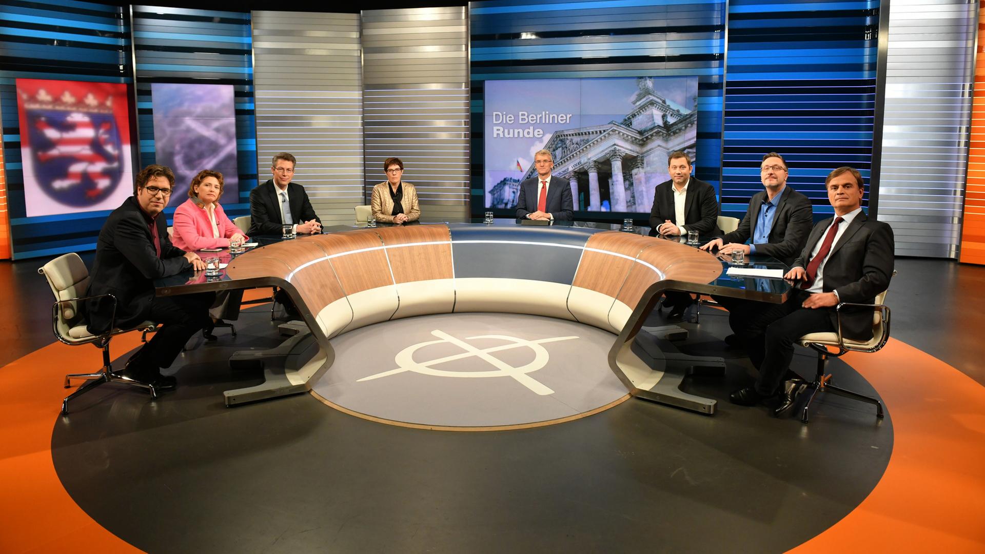 Michael Kellner Die Grünen, Nicola Beer FDP, Markus Blume CSU, Annegret Kramp-Karrenbauer CDU , Elmar Theveßen ZDF, Lars Klingbeil SPD, Joerg Schindler Die Linke, Bernd Baumann AFD.