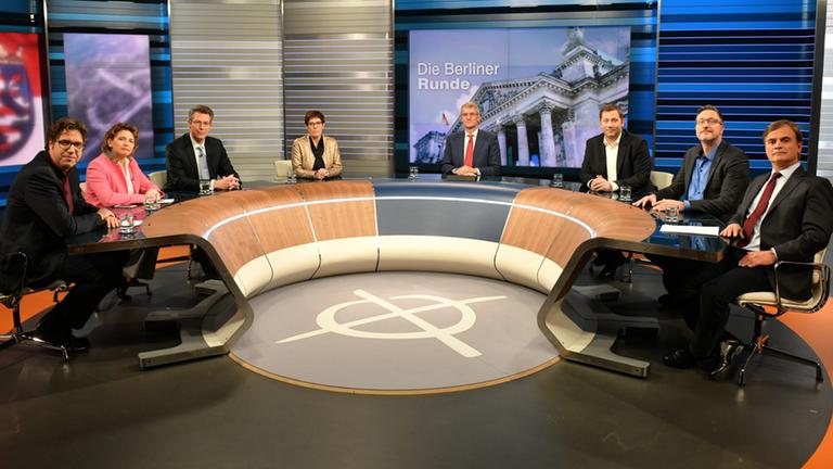 Michael Kellner Die Grünen, Nicola Beer FDP, Markus Blume CSU, Annegret Kramp-Karrenbauer CDU , Elmar Theveßen ZDF, Lars Klingbeil SPD, Joerg Schindler Die Linke, Bernd Baumann AFD.
