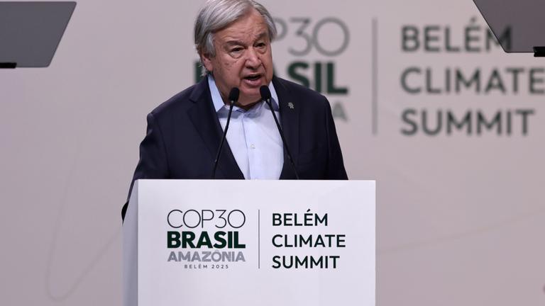 Antonio Guteress spricht während der Eröffnung des COP30-Klimagipfels.