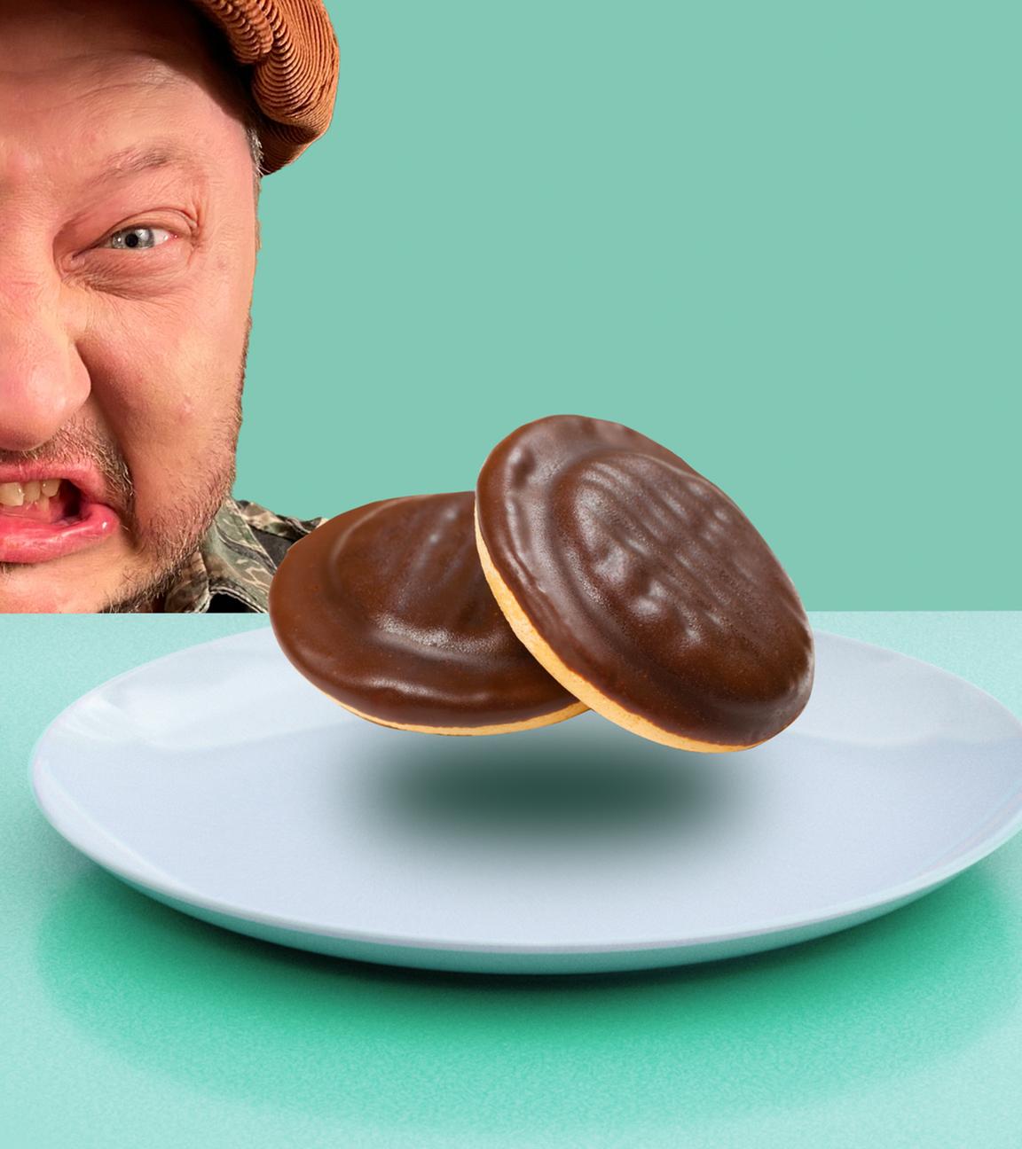 Sebastian Lege und zwei Soft Cake Produkte 