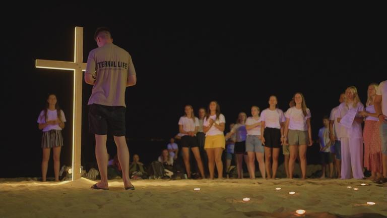 Strand am Ballermann mit betenden Christen
