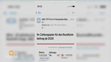 Phishing-Mail auf einem Handy-Display