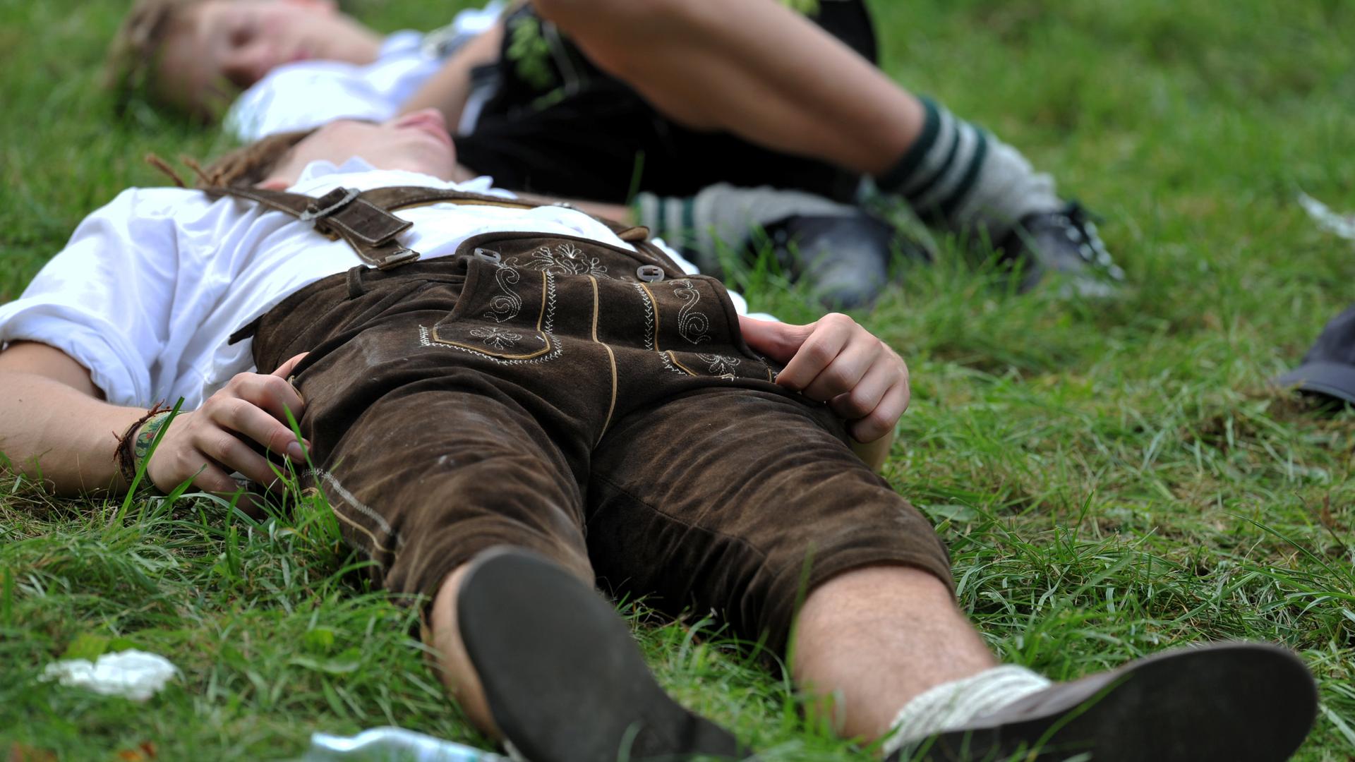 Betrunkene beim Oktoberfest