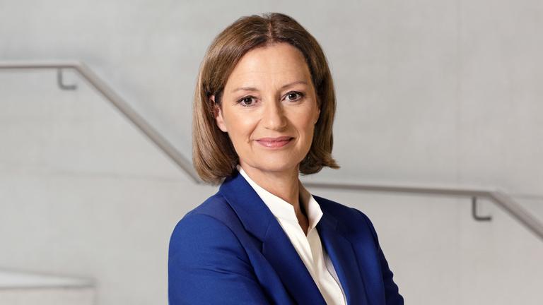 Porträt der ZDF-Chefredakteurin Bettina Schausten
