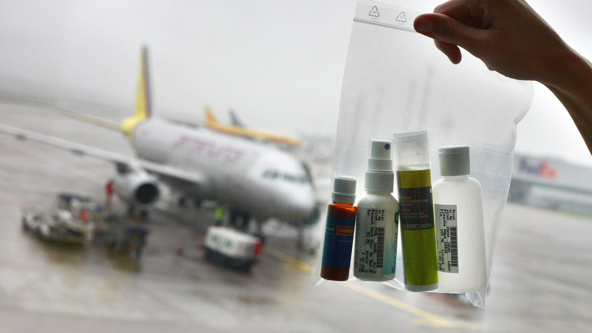 Beutel mit Fläschchen, Symbolfoto für Flugsicherheit