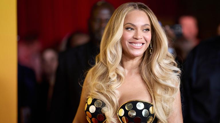 Mit 2,5 Millionen Dollar aus ihrer Stiftung "Beygood" will Sängerin Beyoncé helfen. Mit dem Geld sollen Betroffene der Brände in Los Angeles unterstützt werden. Ebenso die Helfer. (13.01.2025)