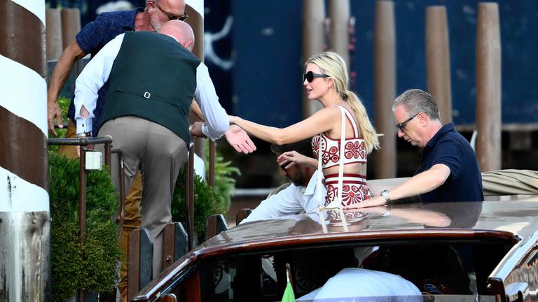Amazon-Gründer Jeff Bezos und Lauren Sanchez feiern ihre Traumhochzeit in Venedig. Nun kommen die ersten prominenten Gäste in die Lagunenstadt. Unter ihnen auch Ivanka Trump.
