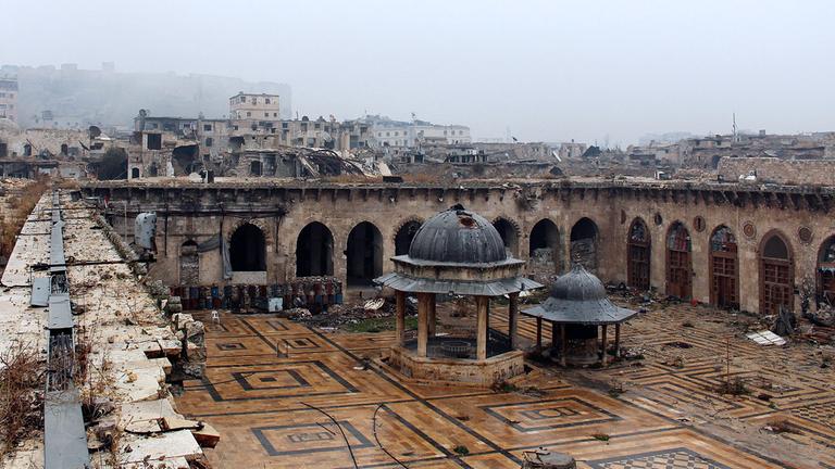 Archiv: Zerstörte Umayyaden-Moschee in Aleppo, aufgenommen am 13.12.2016
