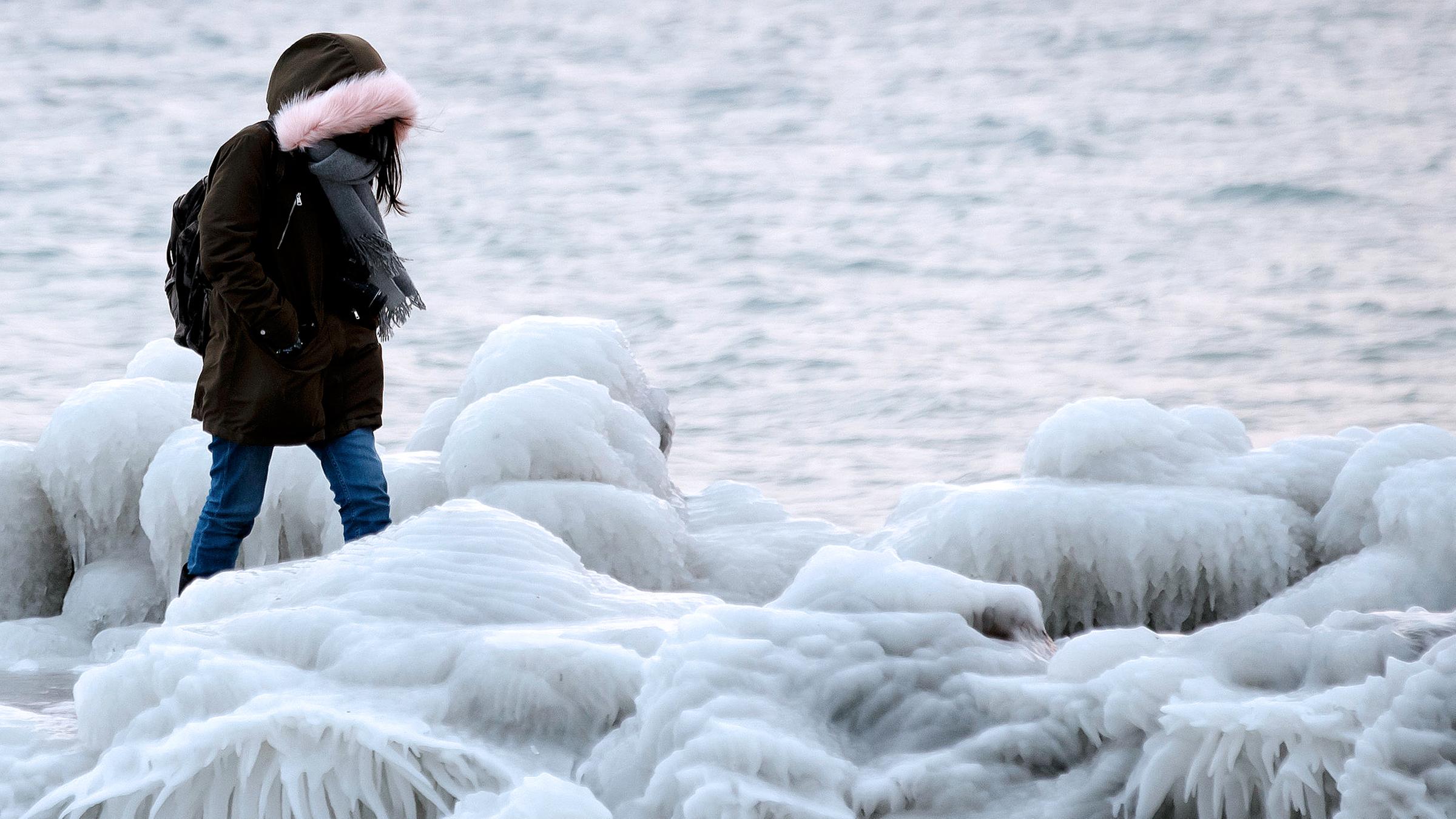 Nach mehreren Tagen eisiger Temperaturen und extremer Kälte in weiten Teilen Europas, aufgenommen am 27.02.2018 in Genf