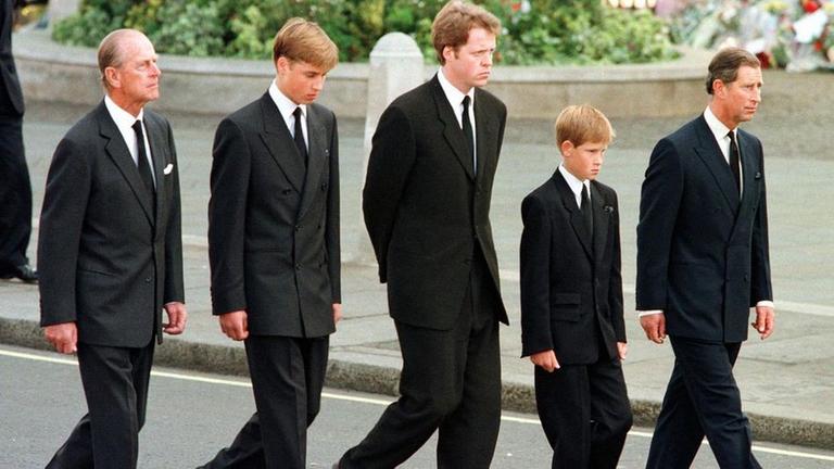 Herzog von Edinburgh, Prinz William, Charles Graf Spencer, Prinz Harry und Prinz Charles